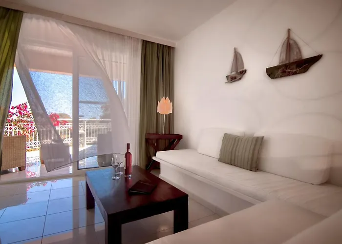 Hotel Belvedere Gerakas Luxury 4*