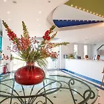 Belvedere Gerakas Luxury فندق 4*