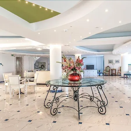 Otel Belvedere Gerakas Luxury Vasilikí