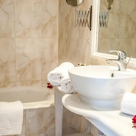 Belvedere Gerakas Luxury מלון