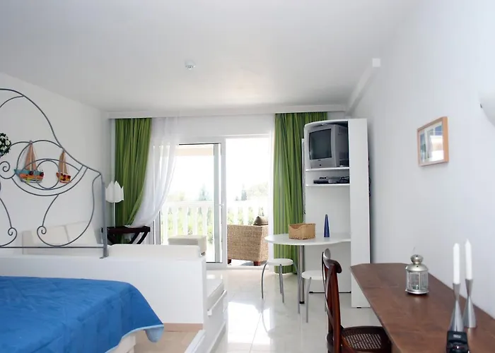 Hotel Belvedere Gerakas Luxury 4*