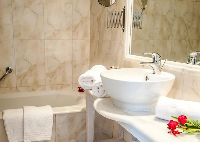 Belvedere Gerakas Luxury Hotell