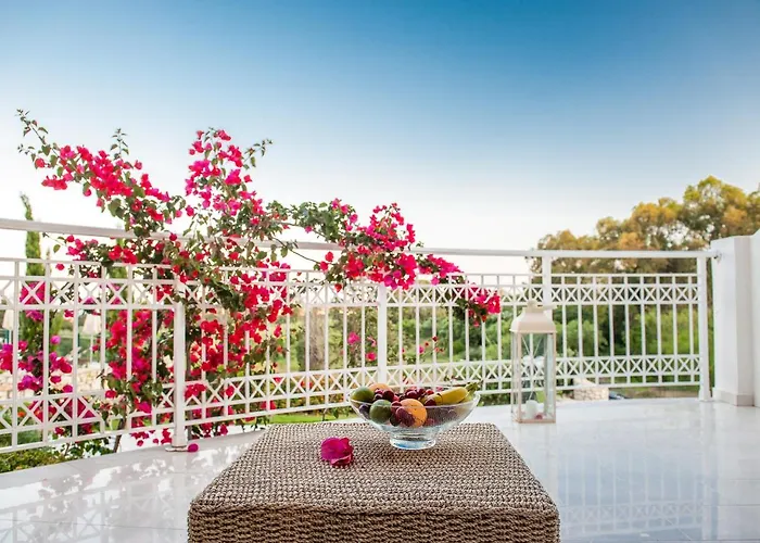Belvedere Gerakas Luxury Hotel Vasilikí